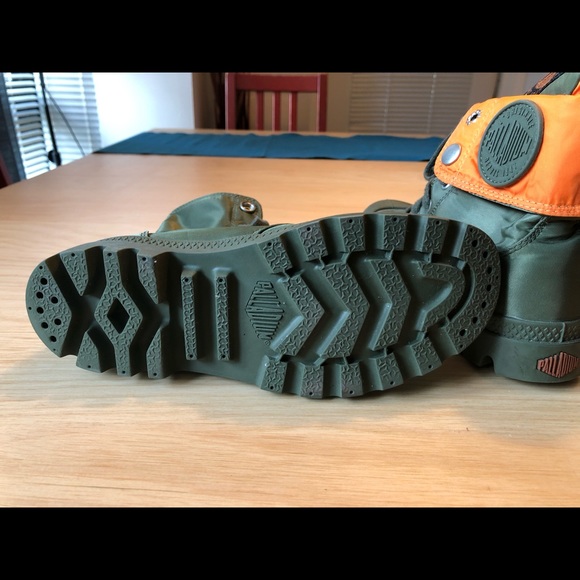 Palladium Puddle Hi-top Ankle Boots - Picture 6 of 8